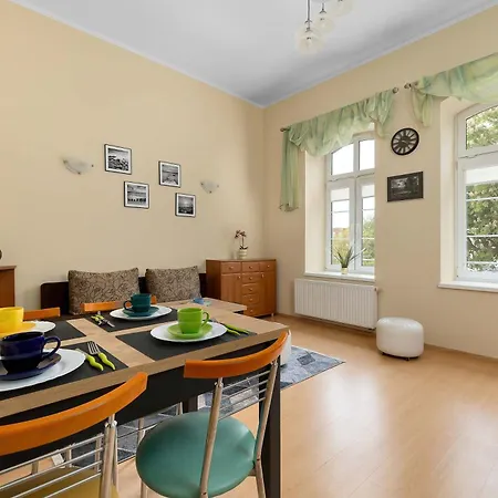 Lejlighed Stylish For Four Guests Close To The Center By Renters *