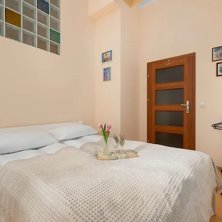 Lejlighed Stylish For Four Guests Close To The Center By Renters *